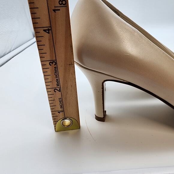 Rangoni Peep Toe Leather Pumps Size 6.5B Cream Slip On Casual Neutral Designer - Picture 11 of 11